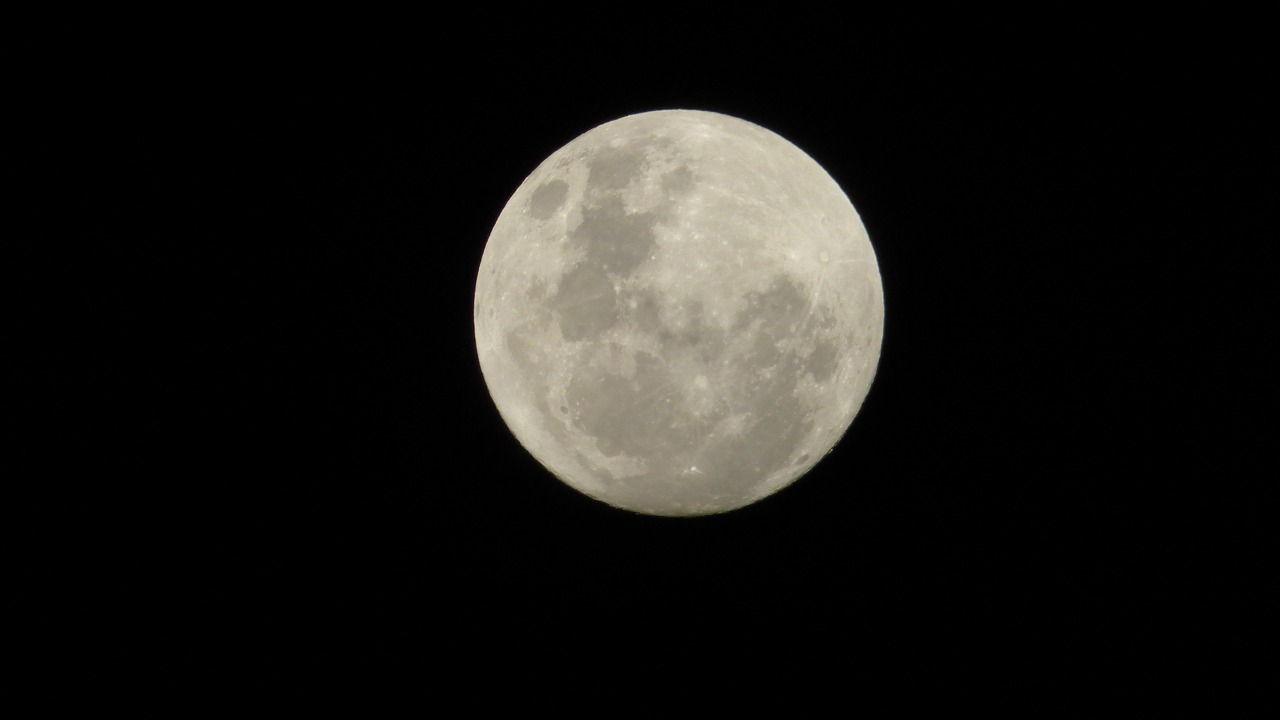 luna moon universo free photo
