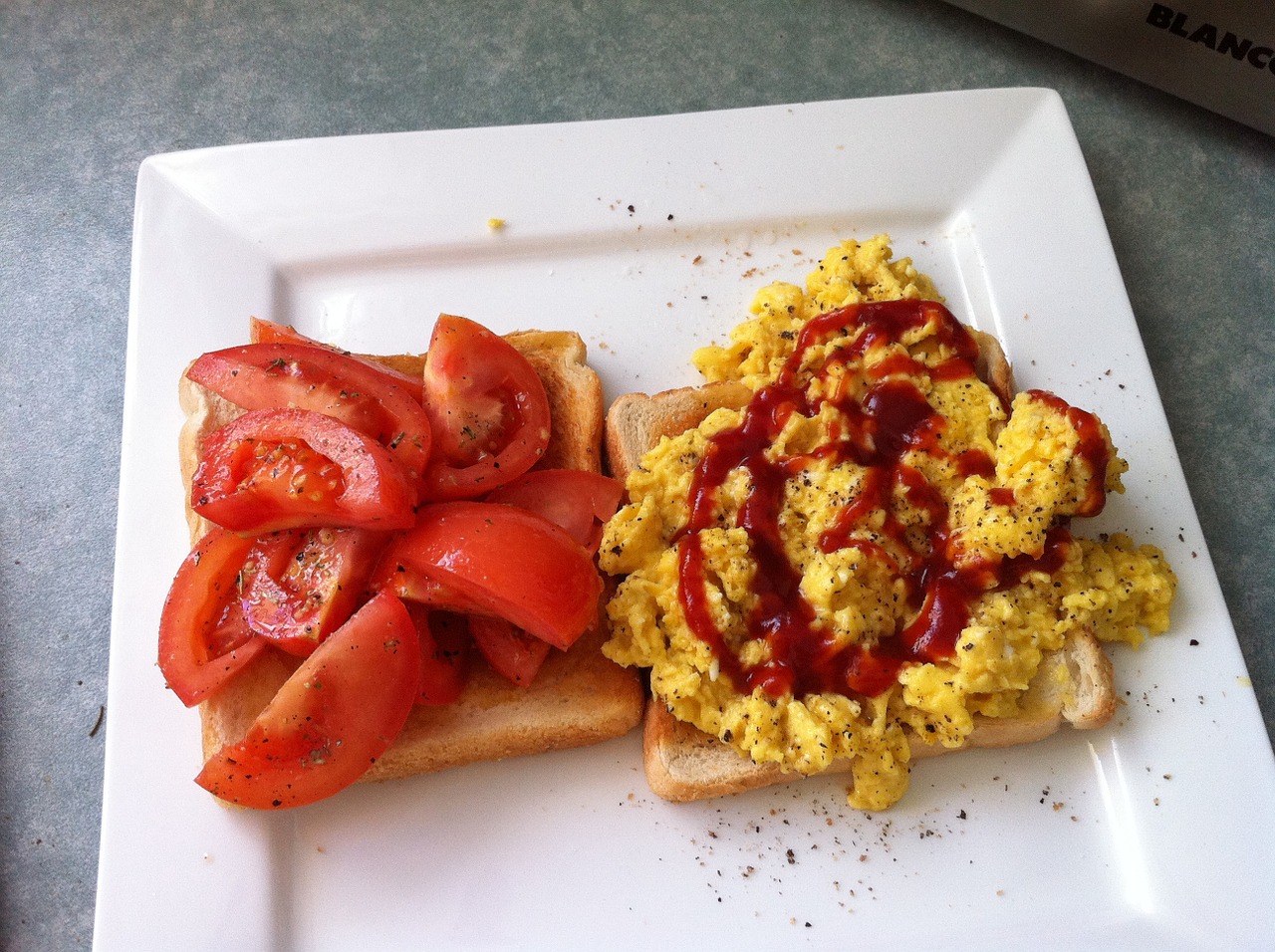 scrambled eggs breakfast plate free photo