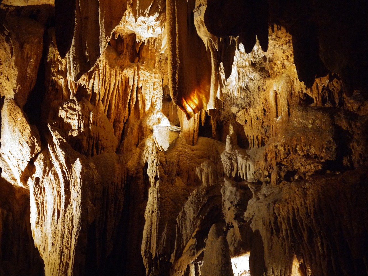 luray caverns cave stalactite free photo