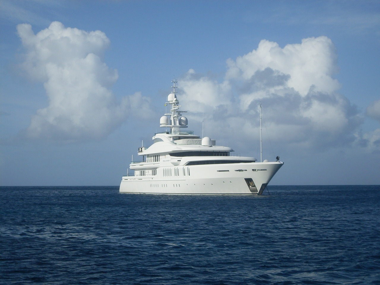 luxury motor boat sea luxury free photo
