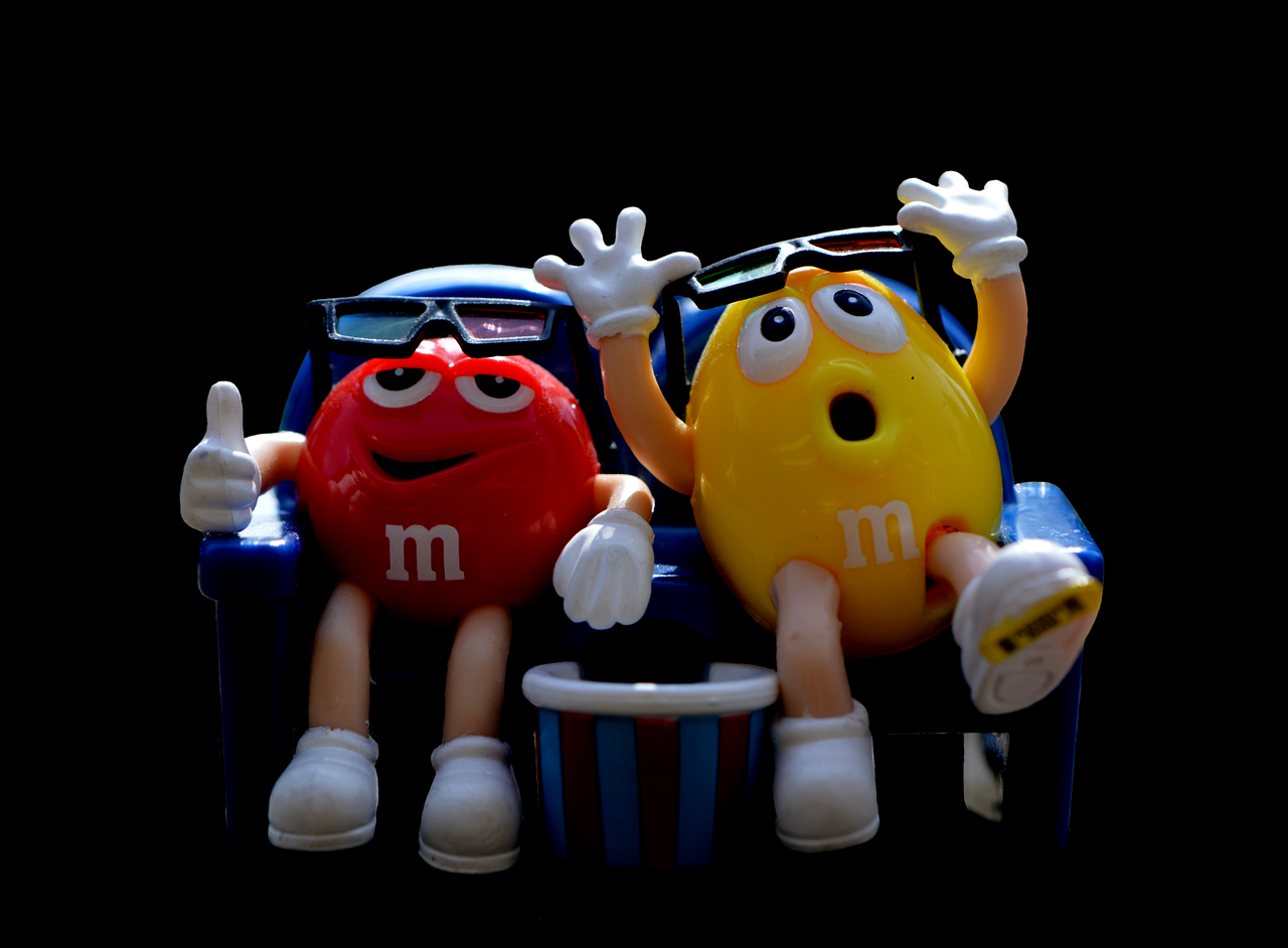 M m d песни. M&M’S. M MS красный. Обои m m's. M&M'S В кино.