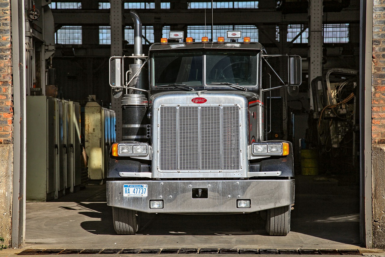 mac truck  garage  industrial free photo