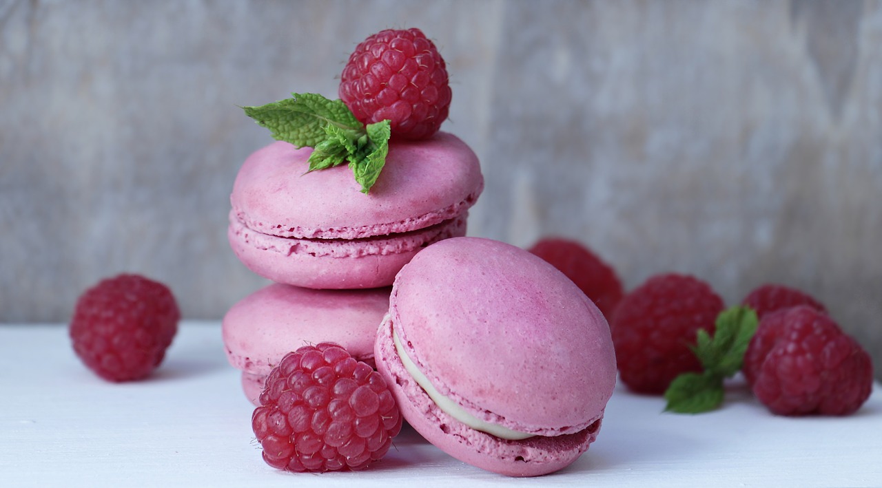 macarons raspberries mint free photo