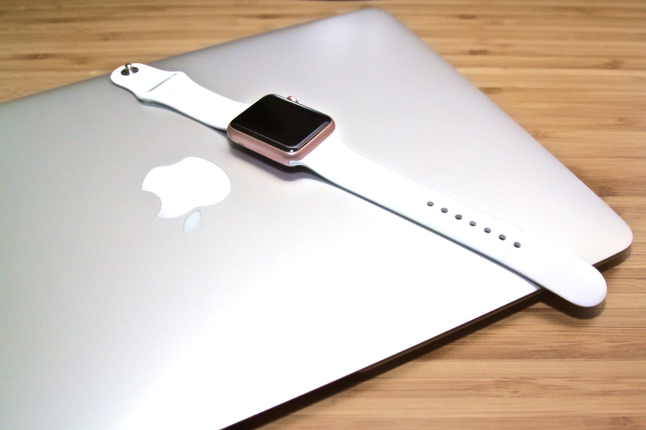 macbook laptop apple free photo