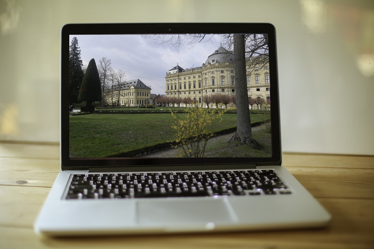 macbook  workplace  mac free photo