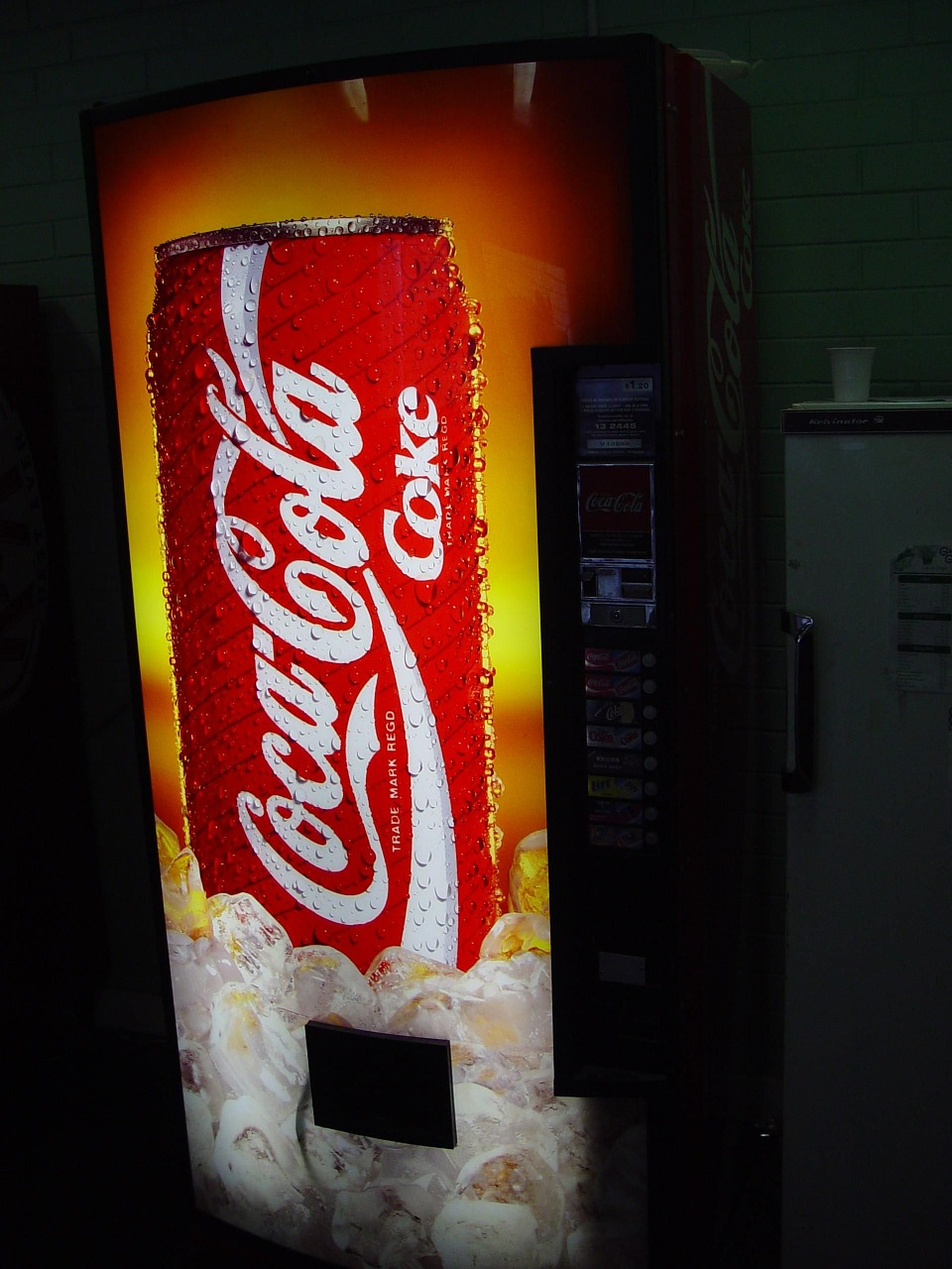 machine vending drinks free photo