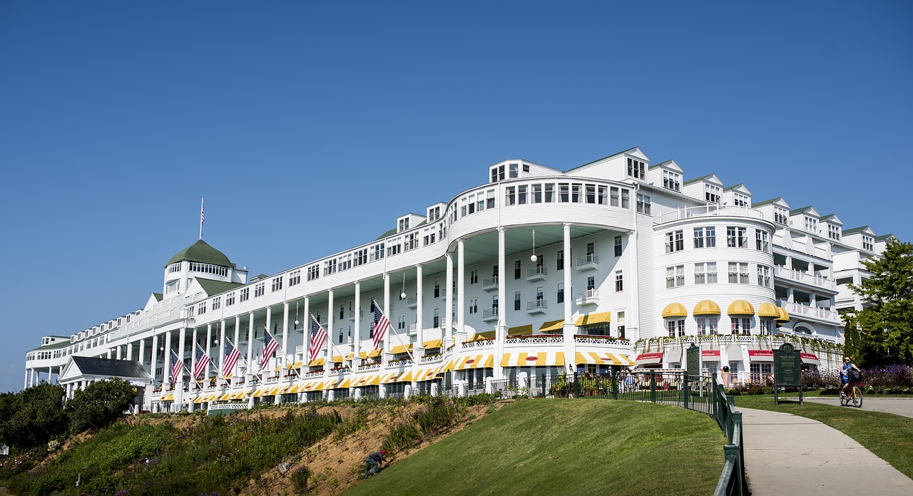 mackinac island  grand hotel  tourism free photo