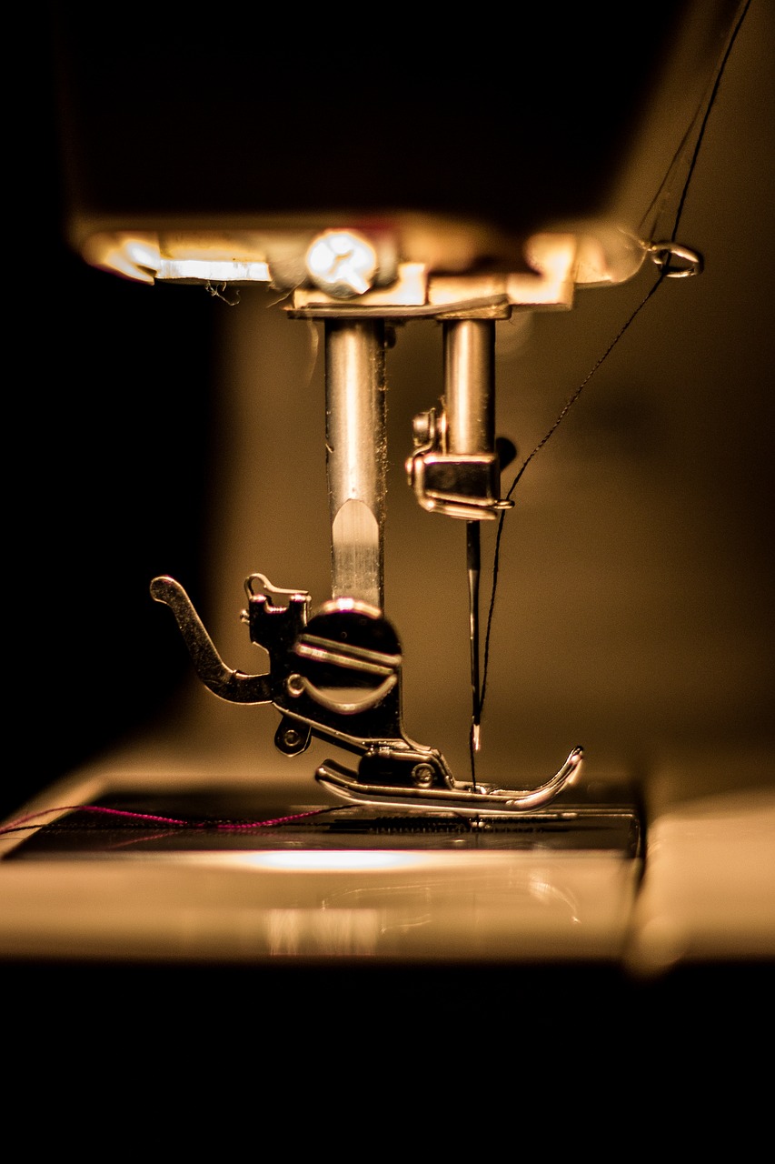 macro  sewing machine  tool free photo