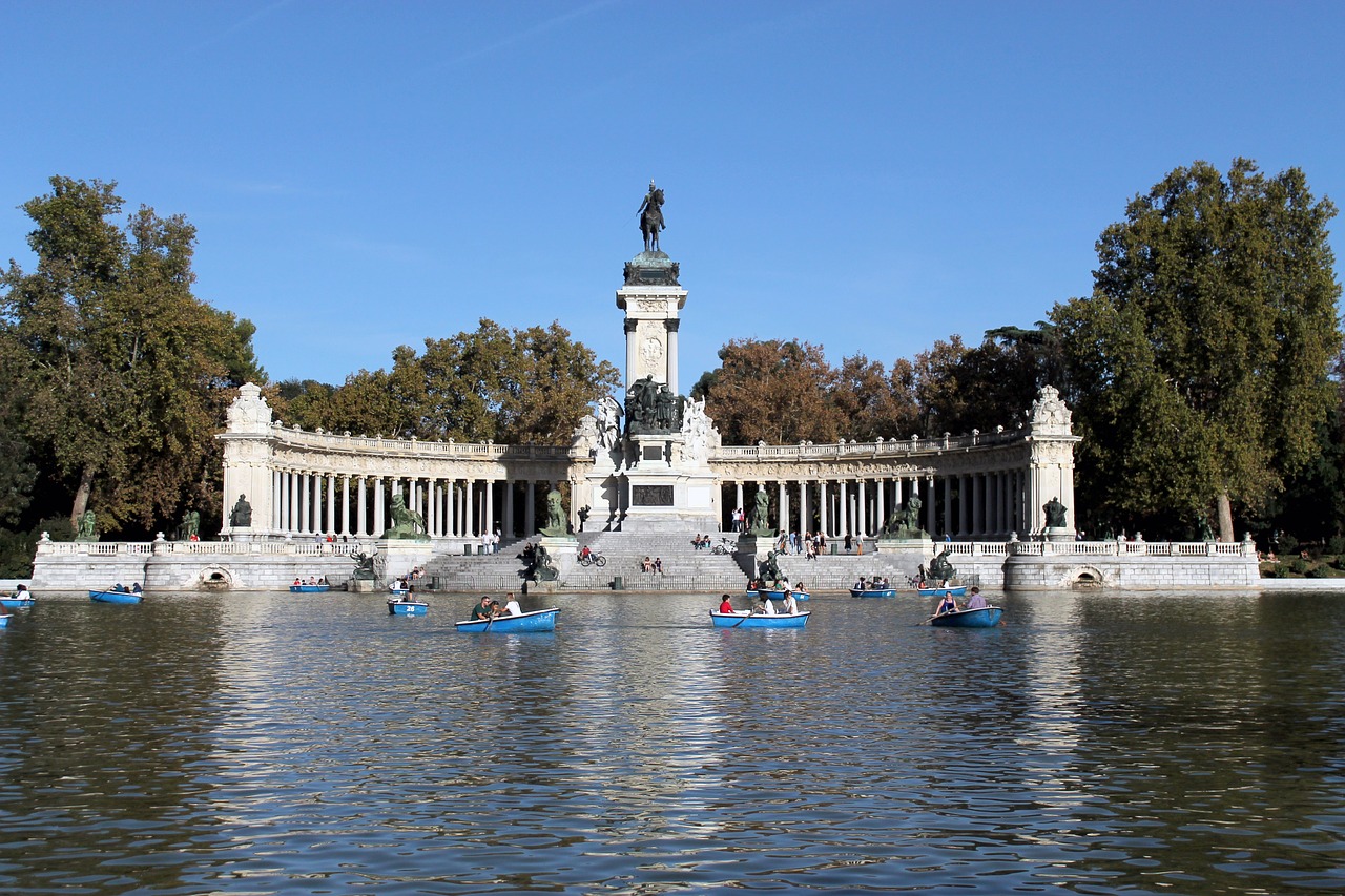 madrid spain lake free photo