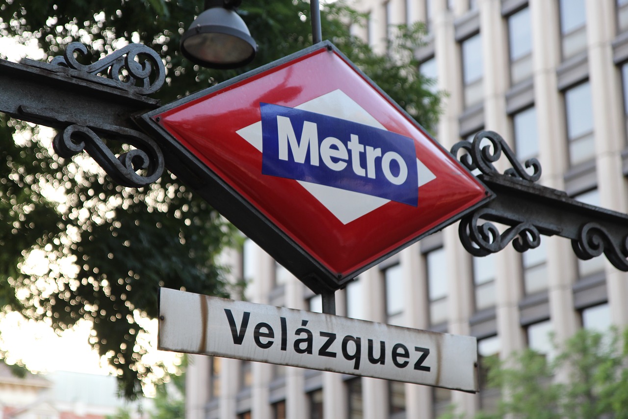 madrid metro subway free photo