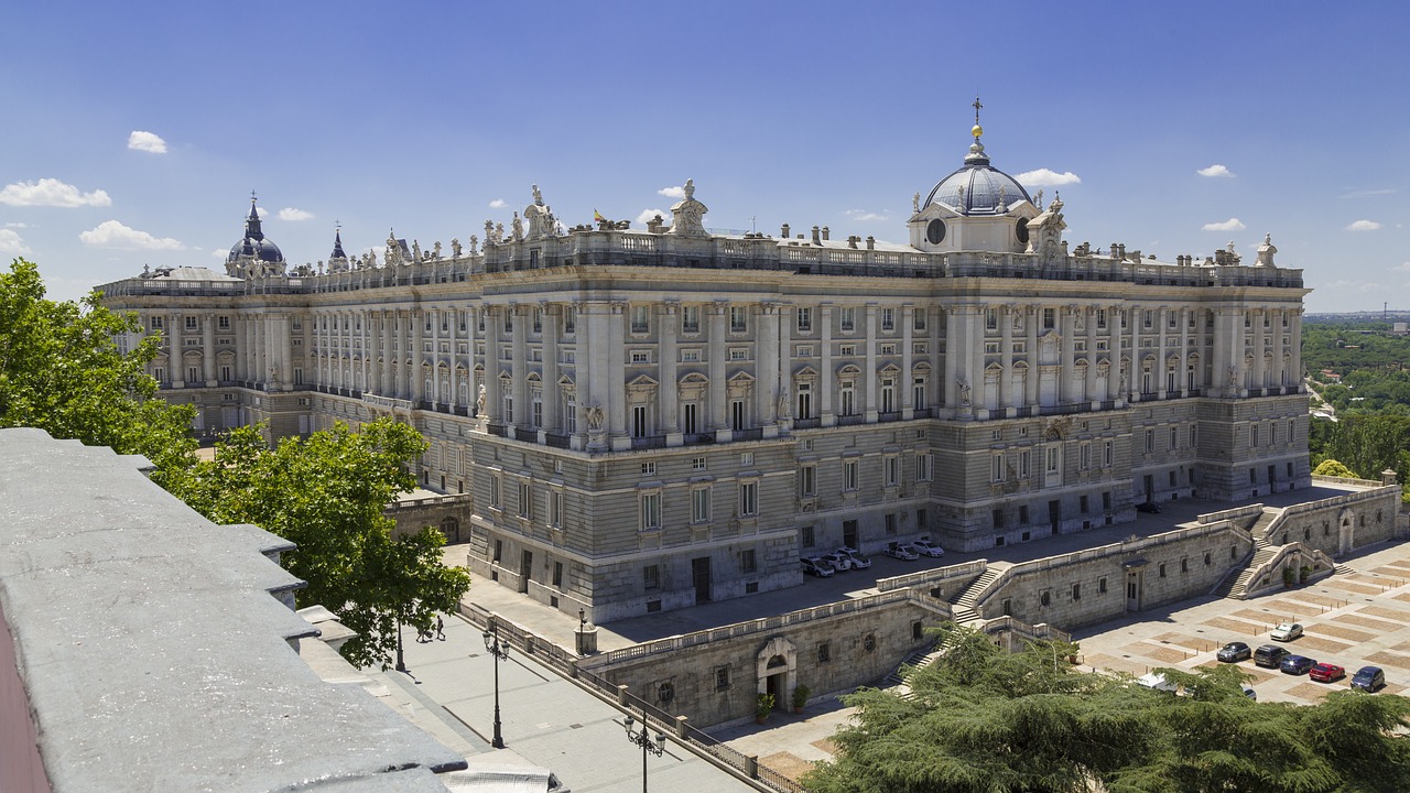 madrid  palace  royal free photo