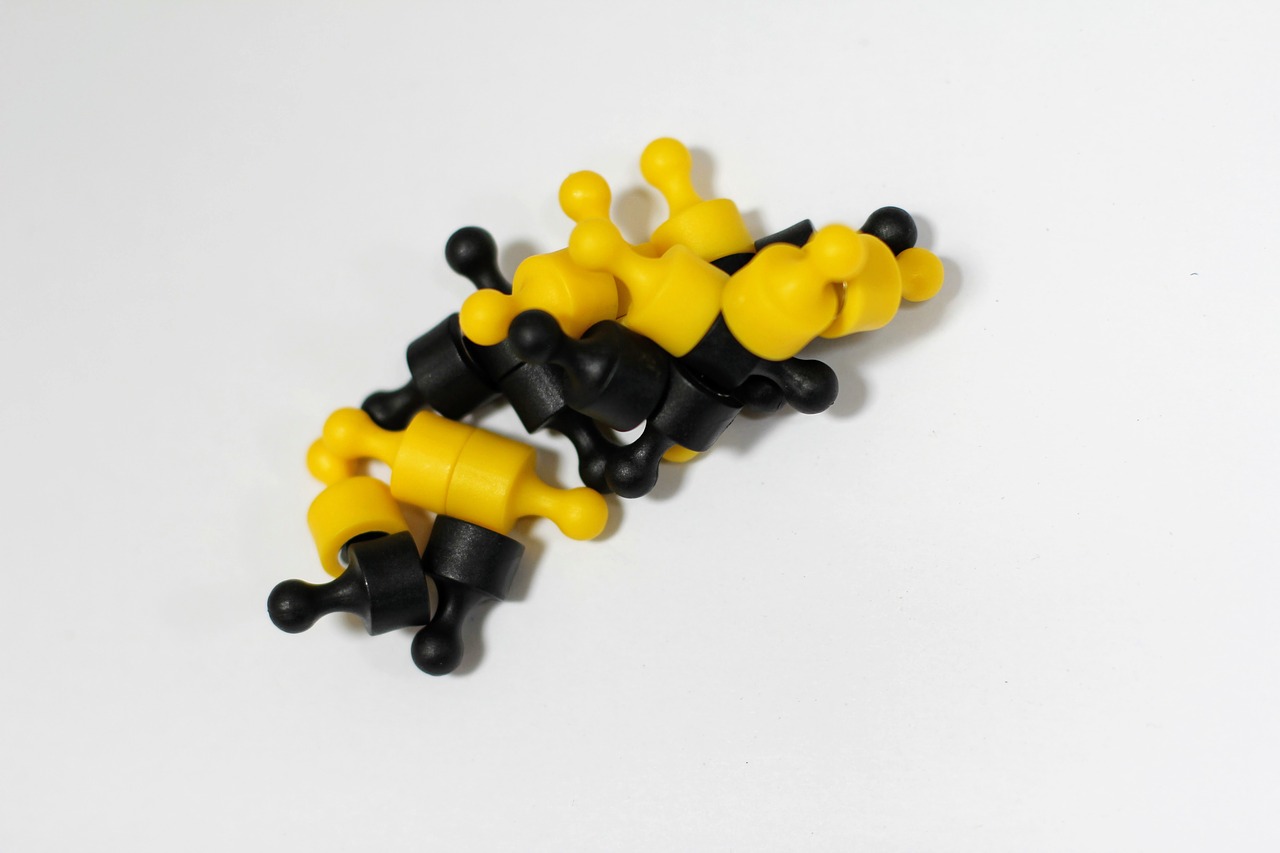 magnets black yellow free photo