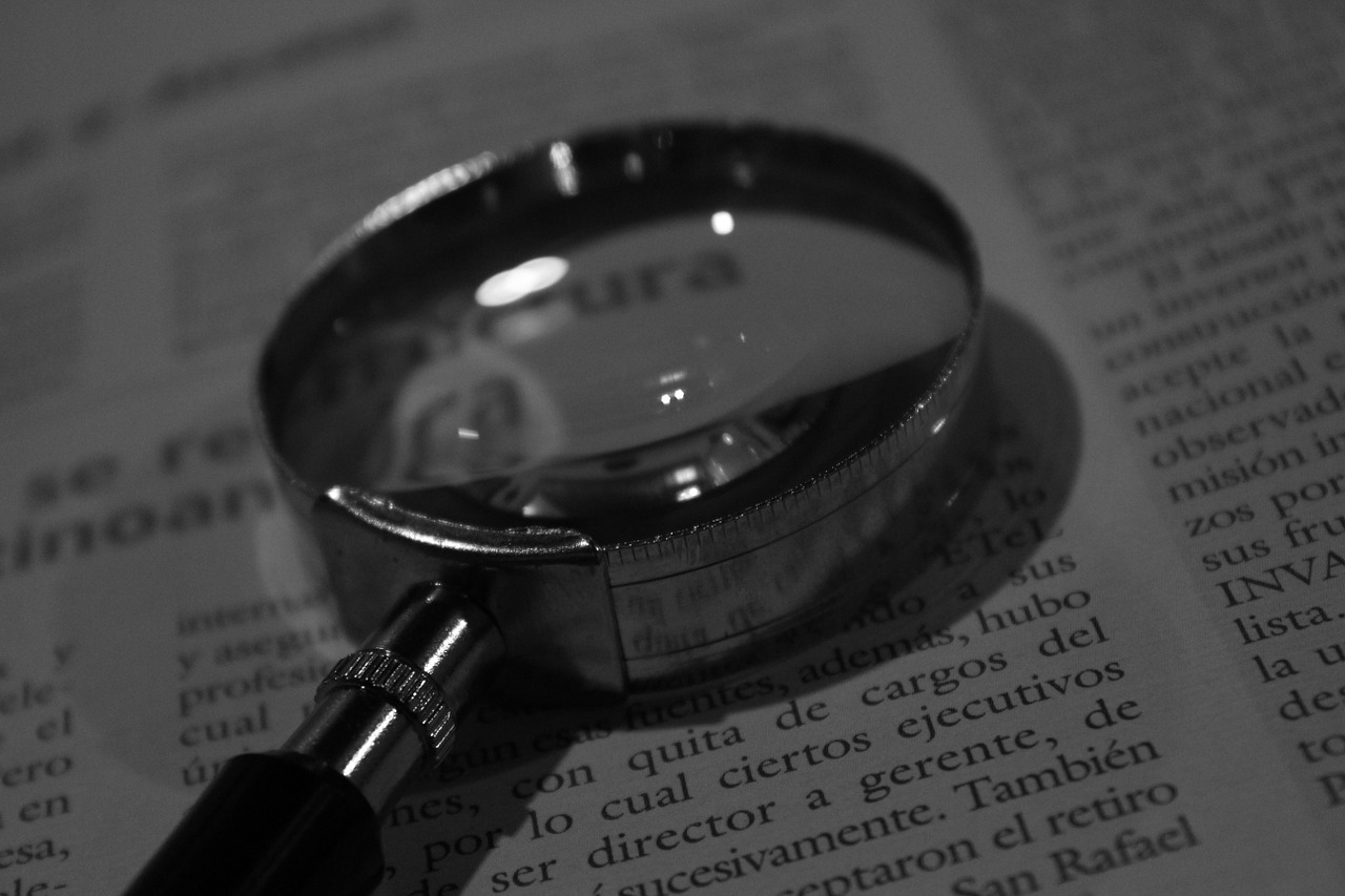 magnifying glass increase reading free photo