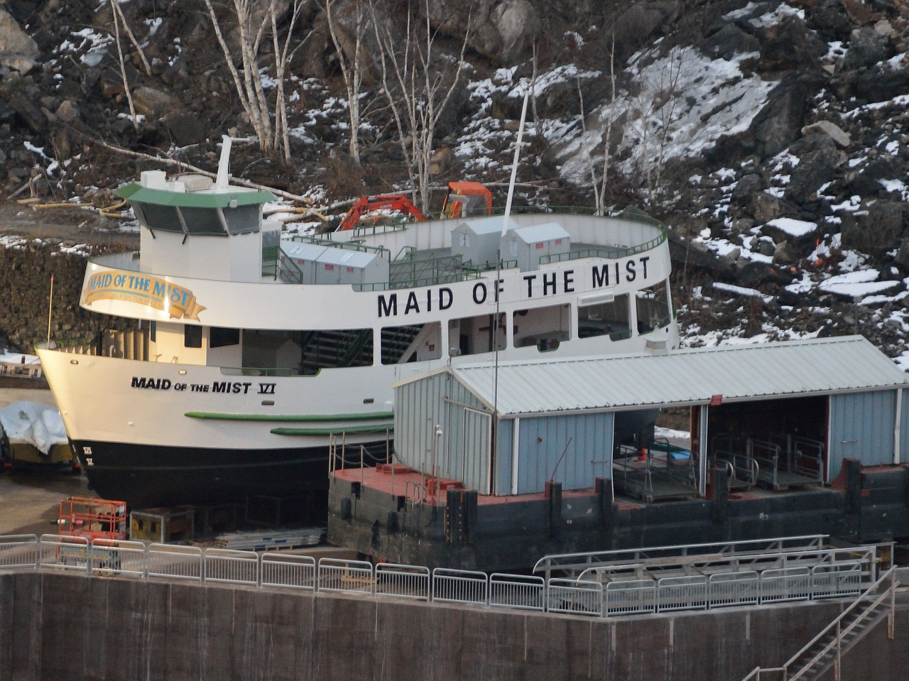 maid of the mist tour boat winter storage free photo