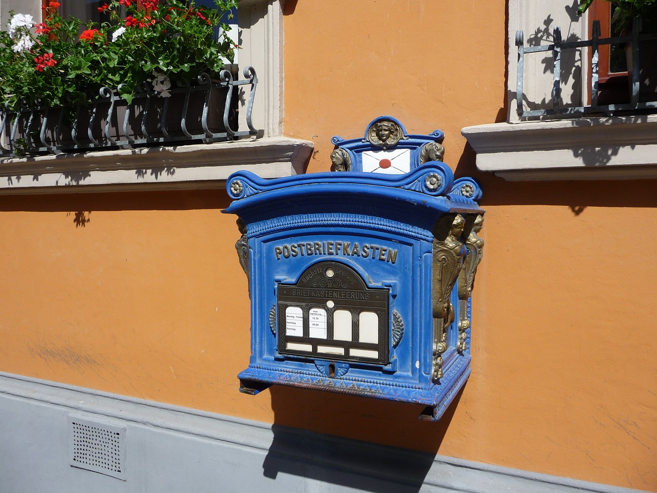 mailbox historically blue free photo