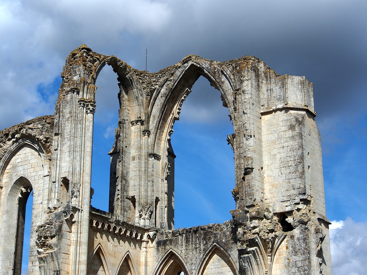 maillezais cathedral st peter maillezais ruin free photo