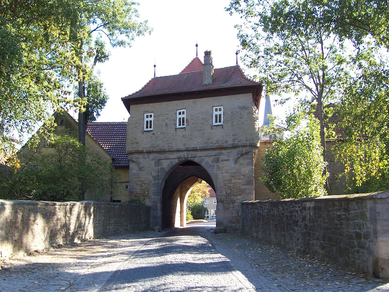 mainbernheimer gate iphofen franconian wine country free photo