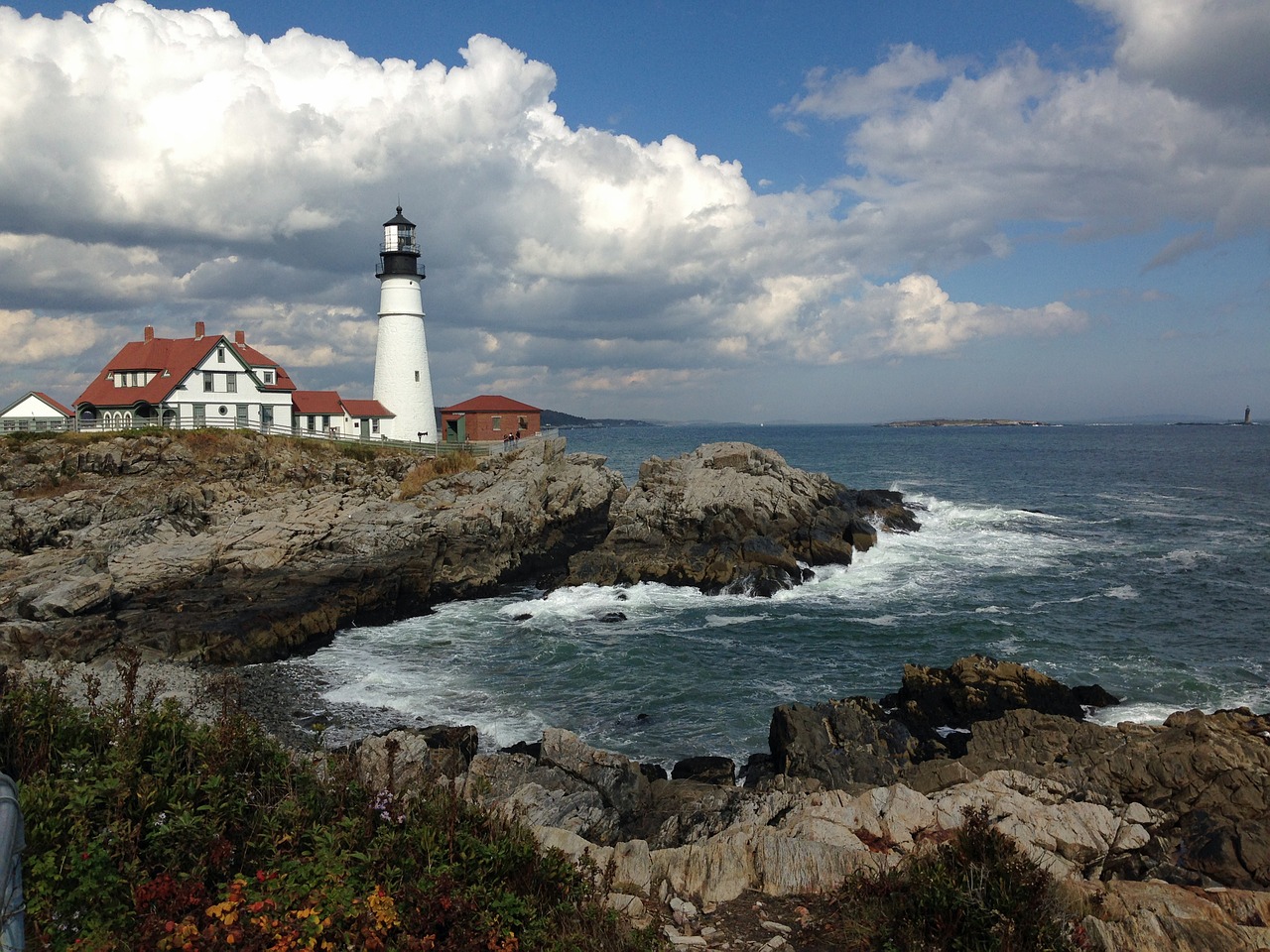 maine lighthouse coastline free photo