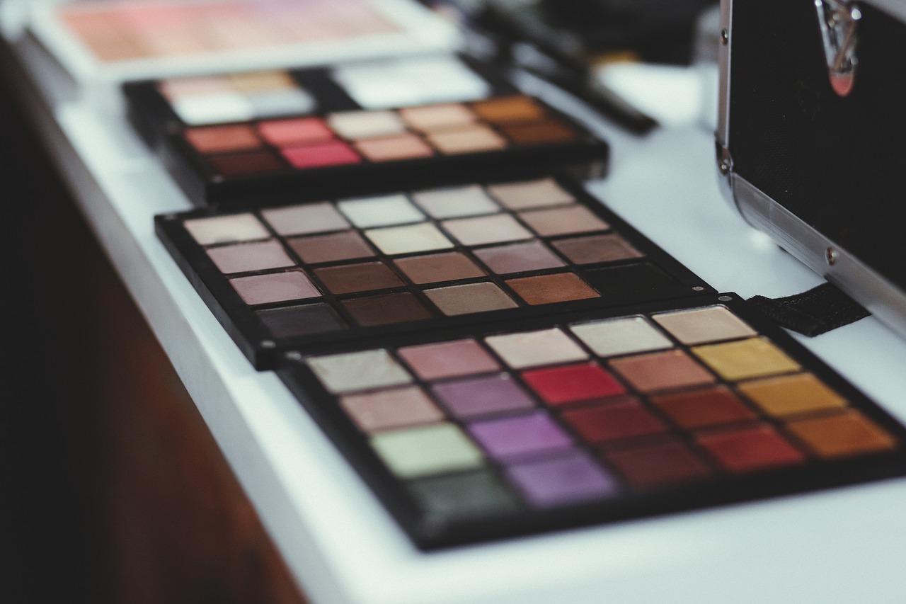 makeup kit colorful free photo