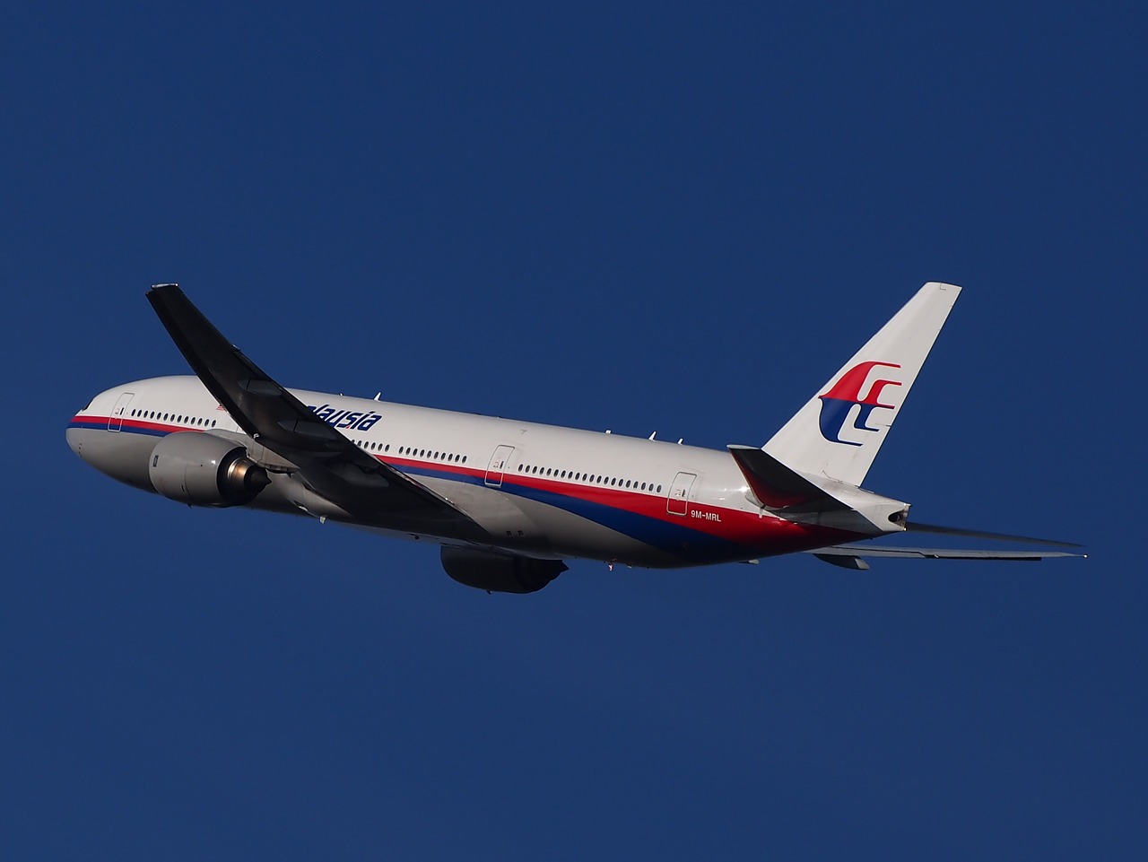 malaysia airlines aircraft boeing free photo