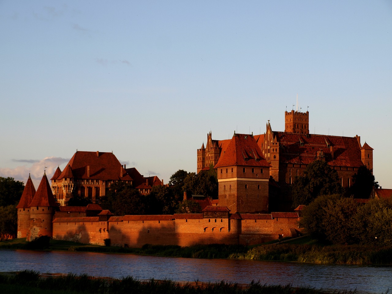 malbork castle monument free photo