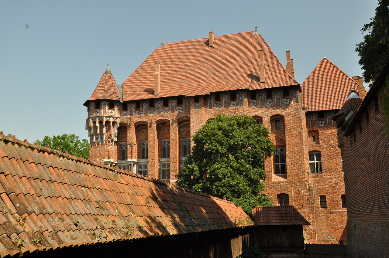 malbork castle castle of the teutonic knights free photo