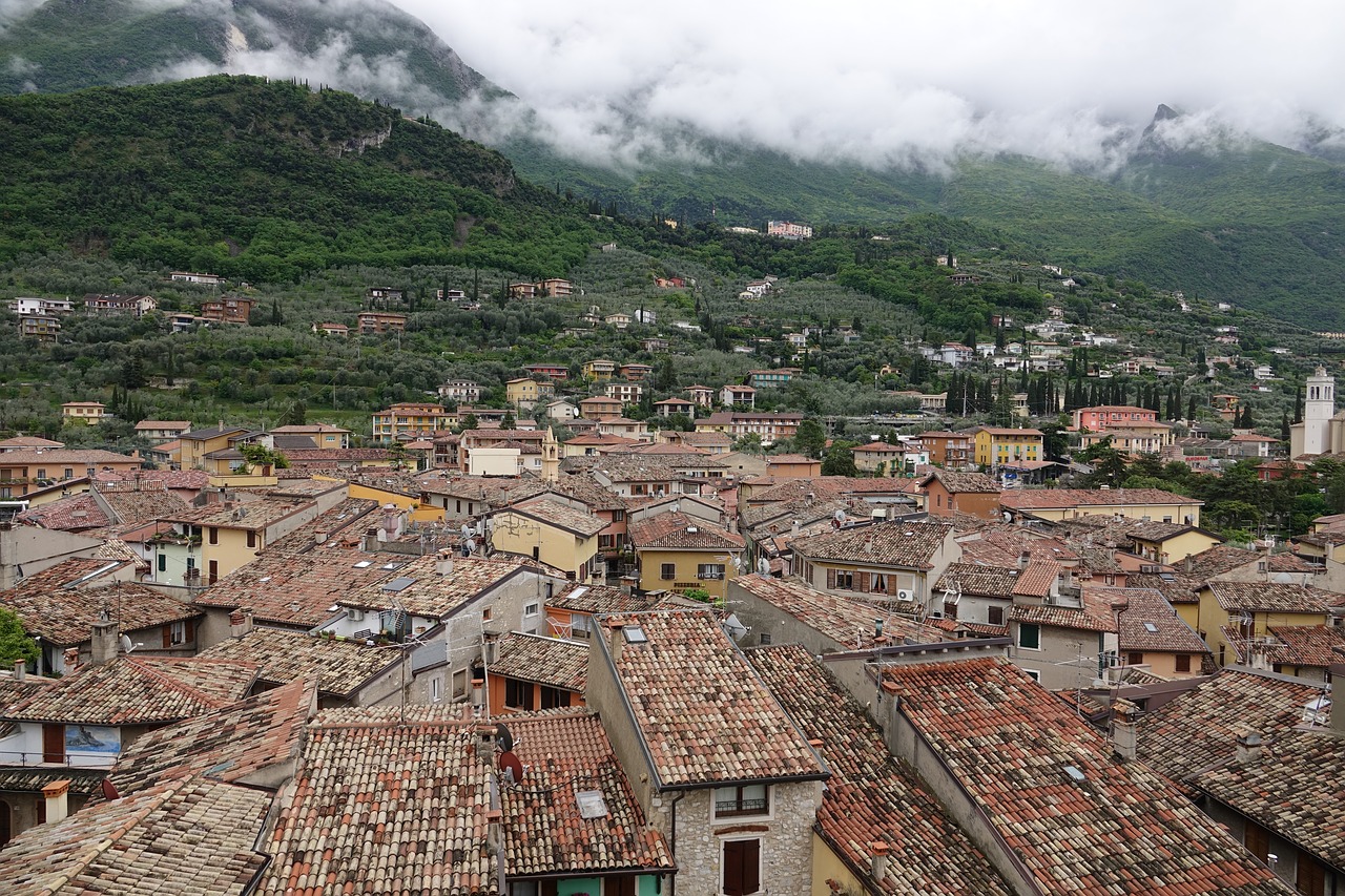 malcesine garda italy free photo