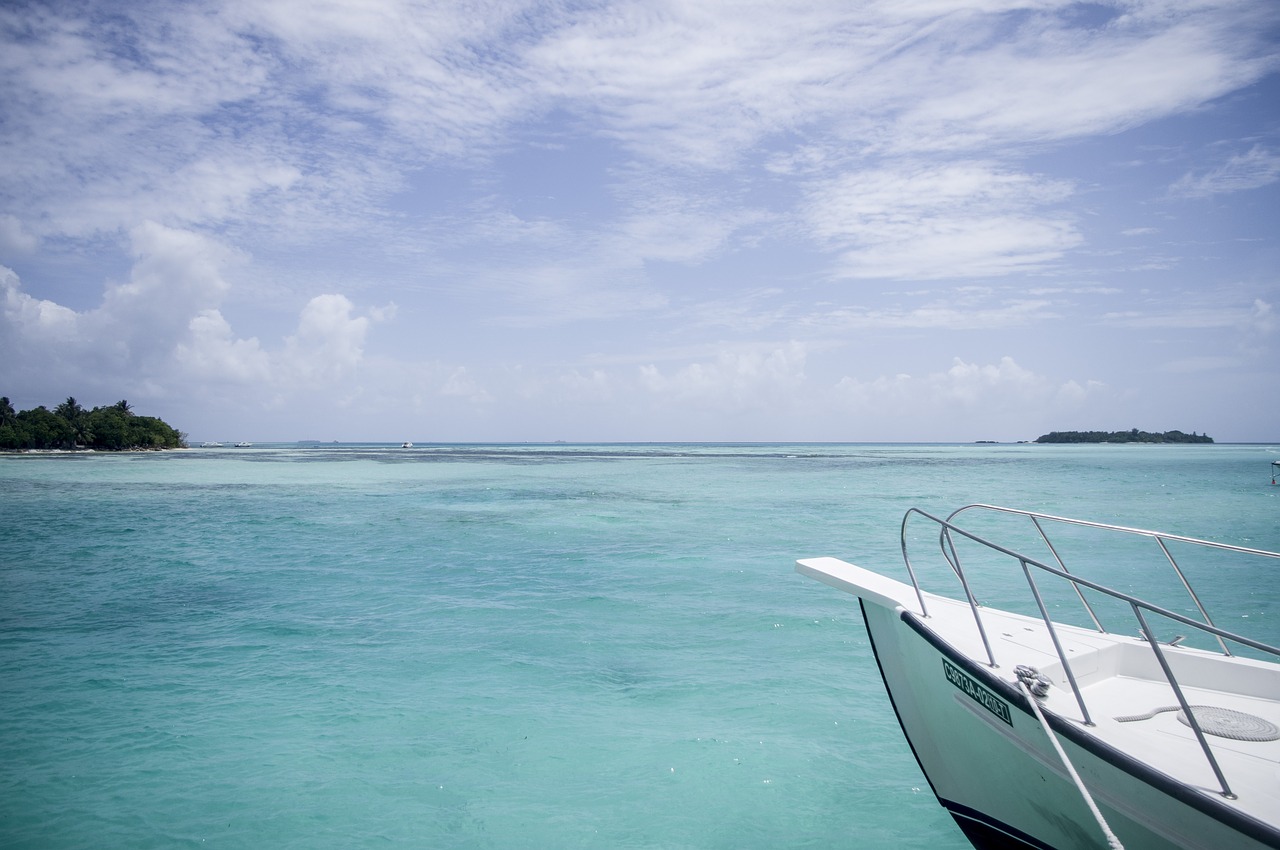 maldives blue sky white cloud free photo