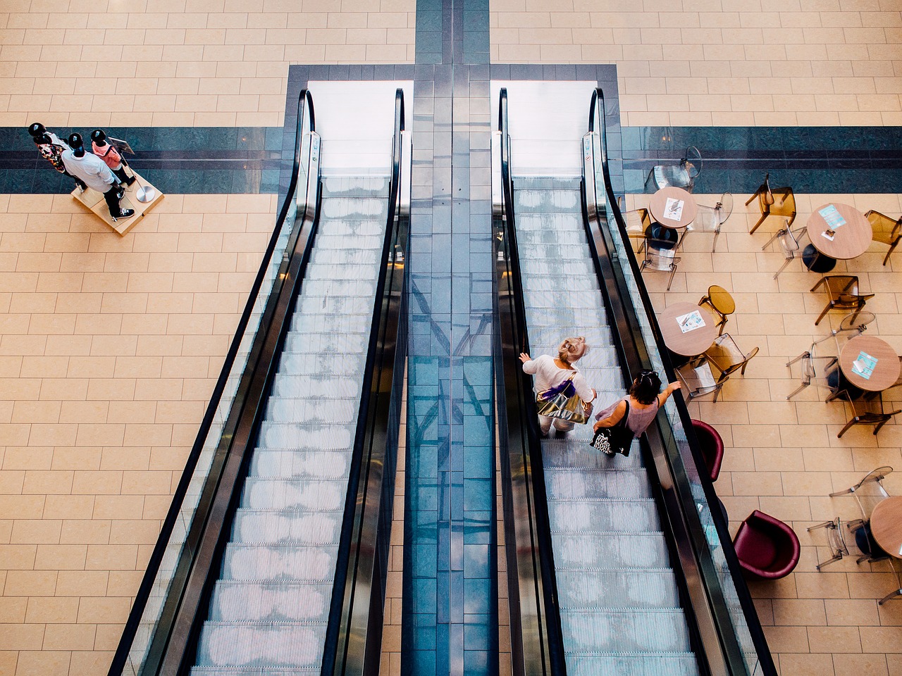 mall people shopping free photo