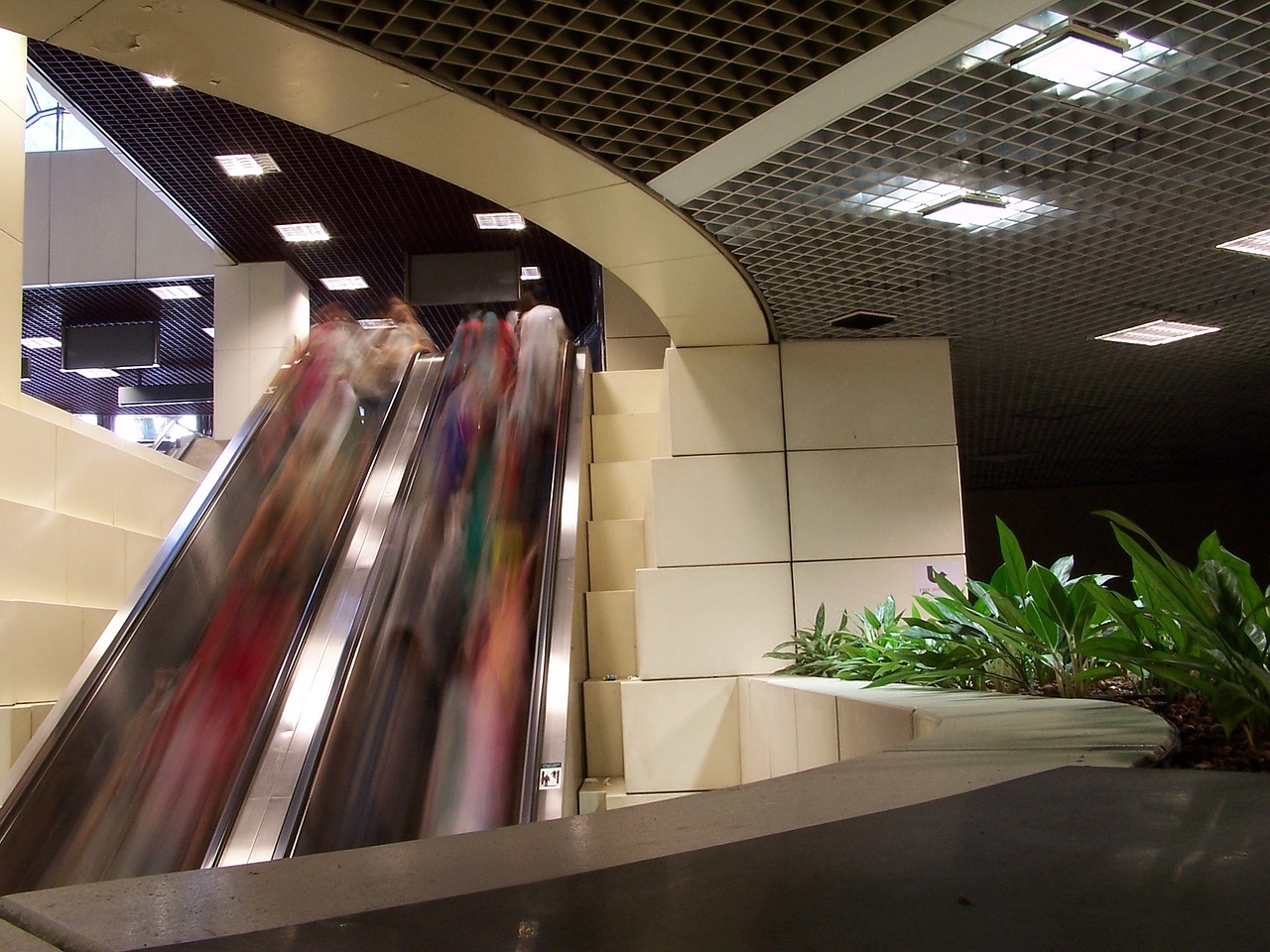 mall escalator lifestyle free photo