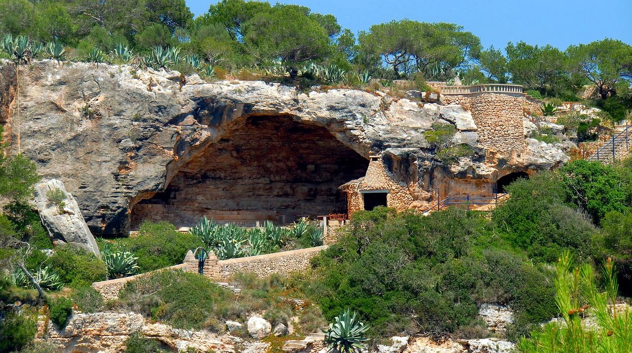 mallorca cave places of interest free photo