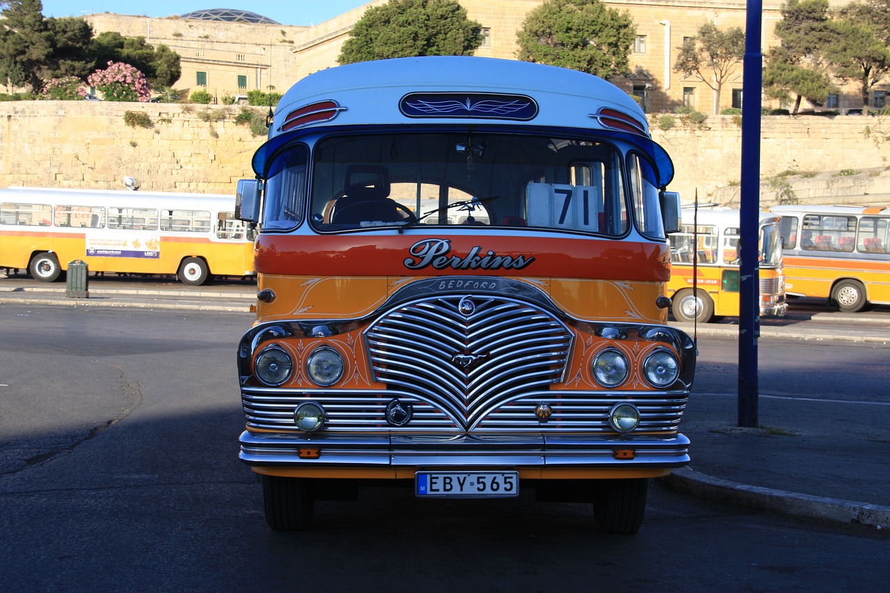 malta bus yellow free photo