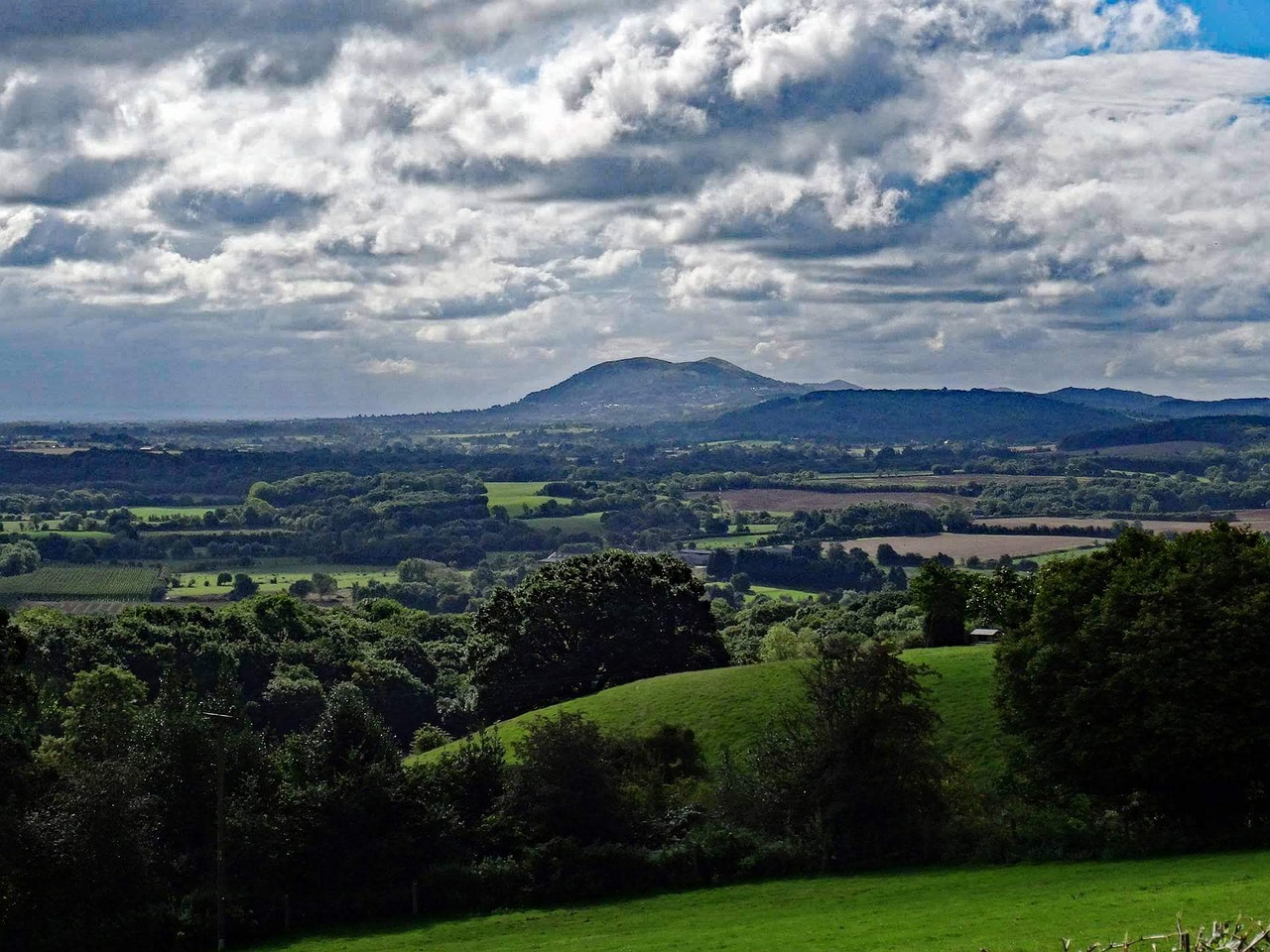 malvern hills countryside view free photo