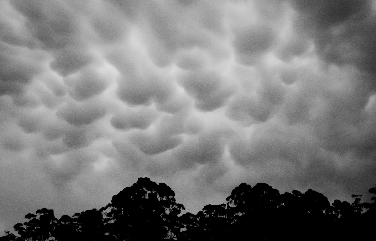 mammatus clouds clouds formation free photo