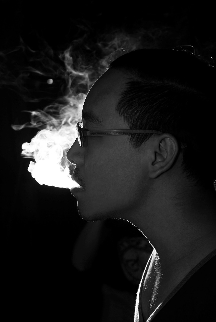 man smoke tobacco free photo