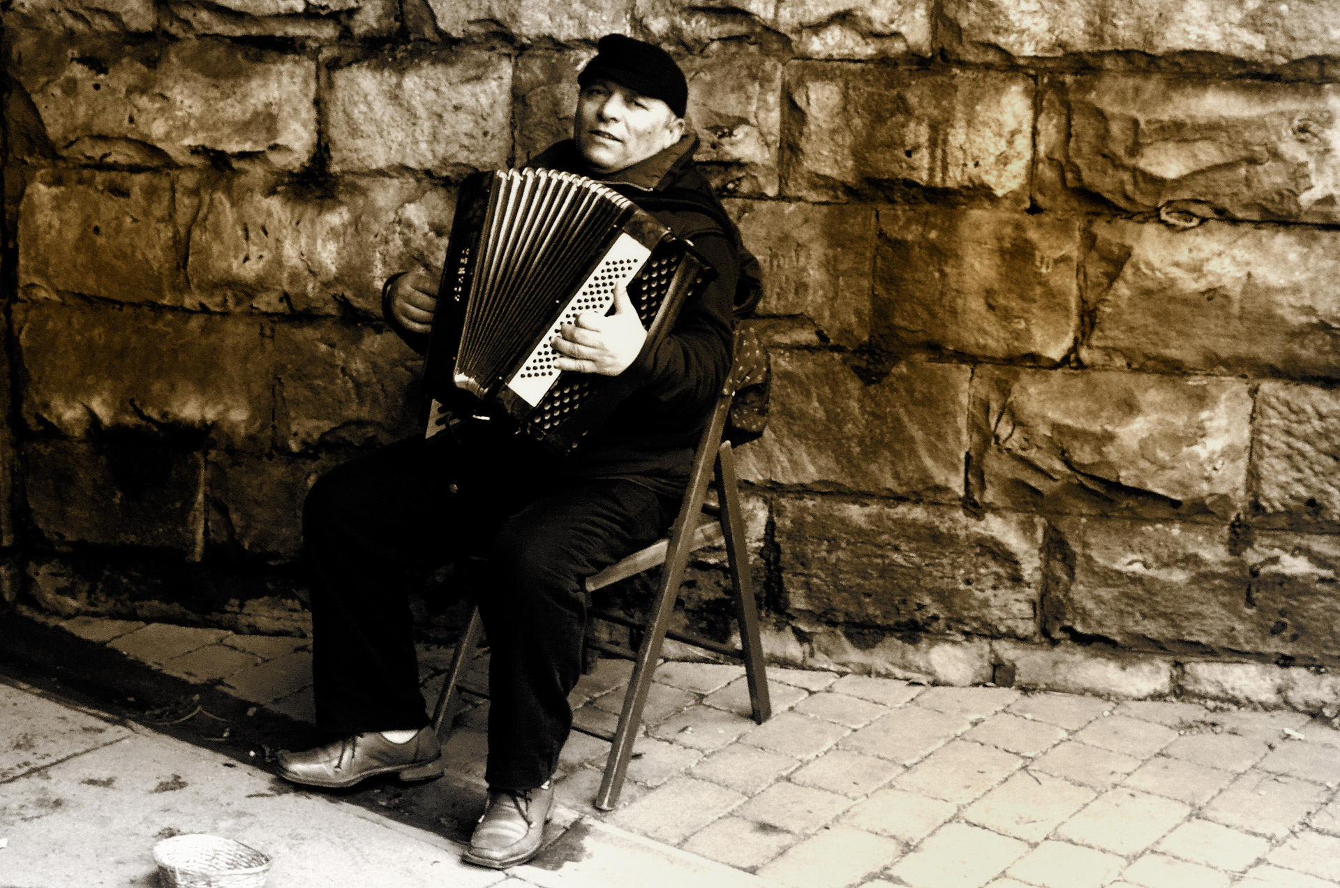 man accordion people free photo