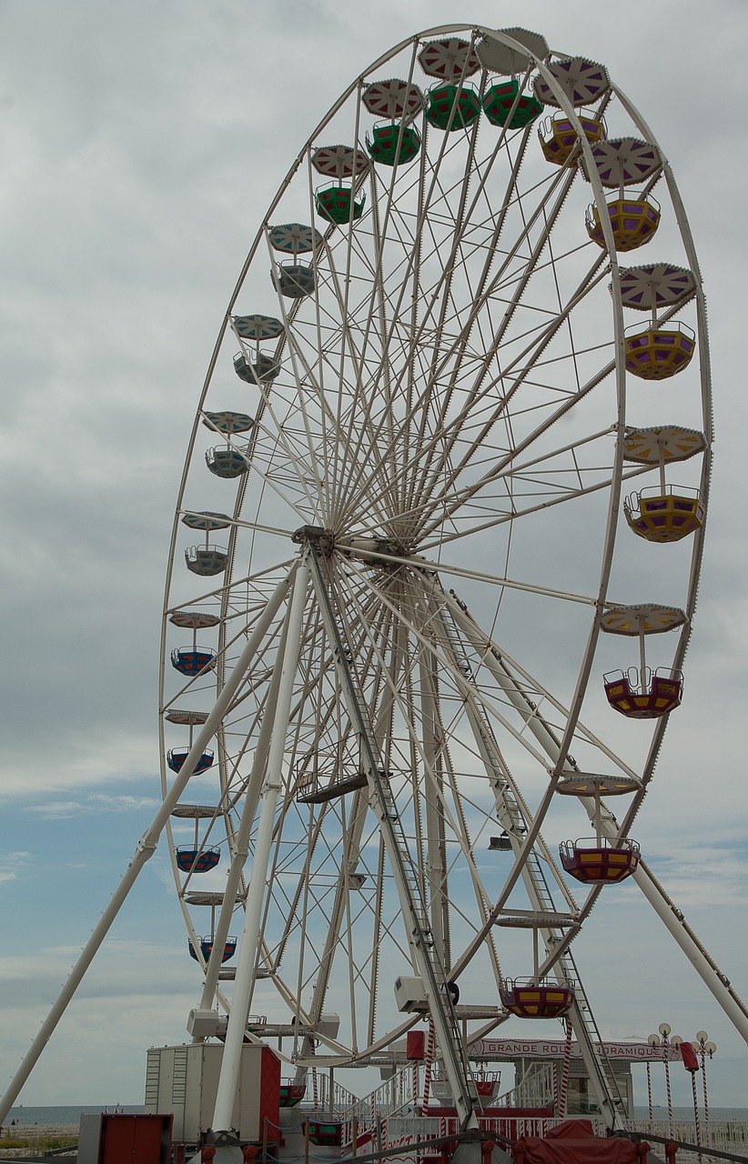 manege ferris wheel fun fair free photo