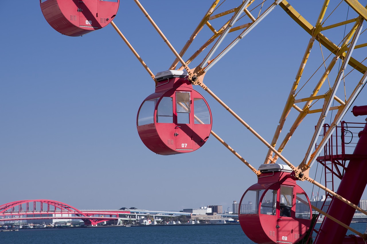 manege  ferris wheel  entertainment free photo