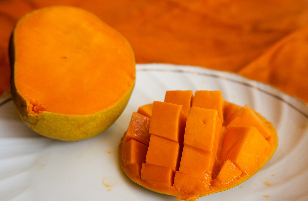 mango fruit sliced free photo