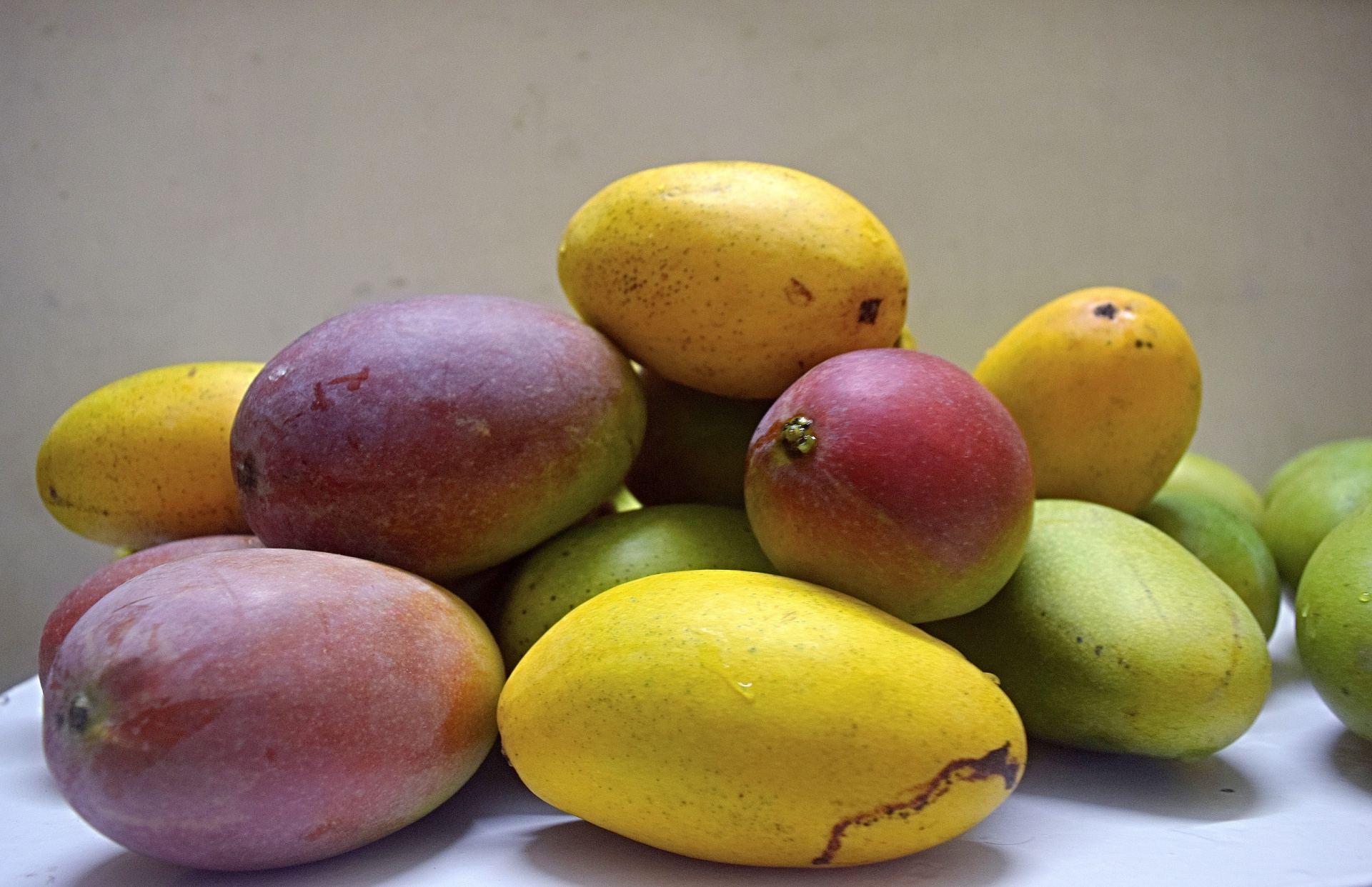 mangoes fruit nature free photo