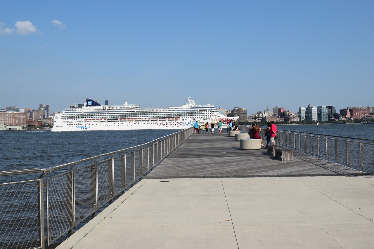 manhattan new york hudson river free photo