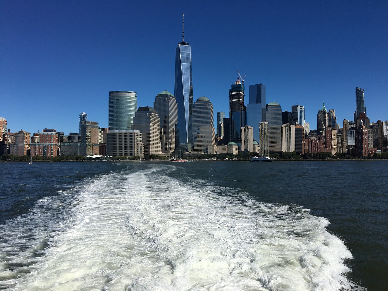 manhattan skyline freedom tower wake free photo