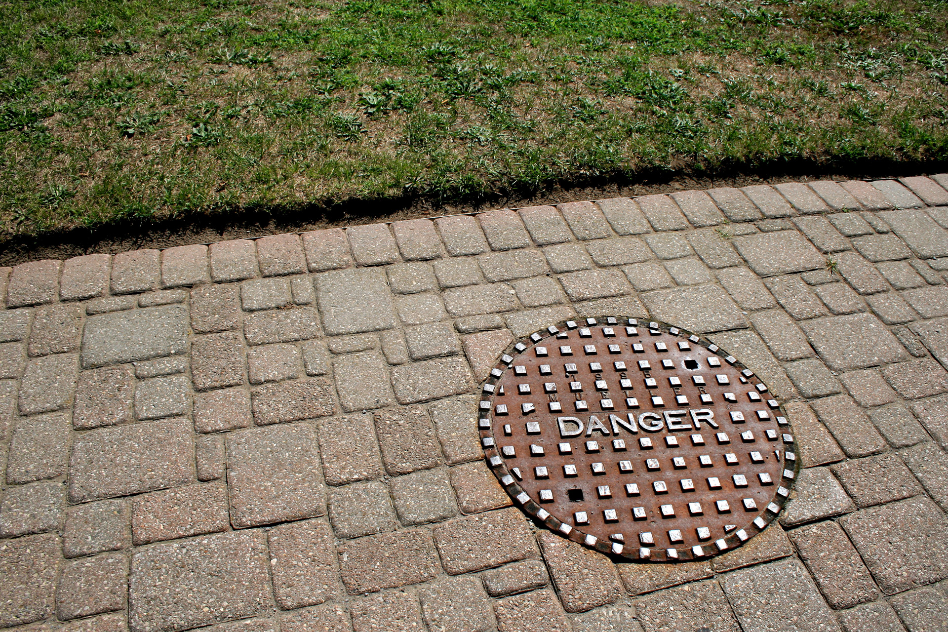 manhole cover brown free photo