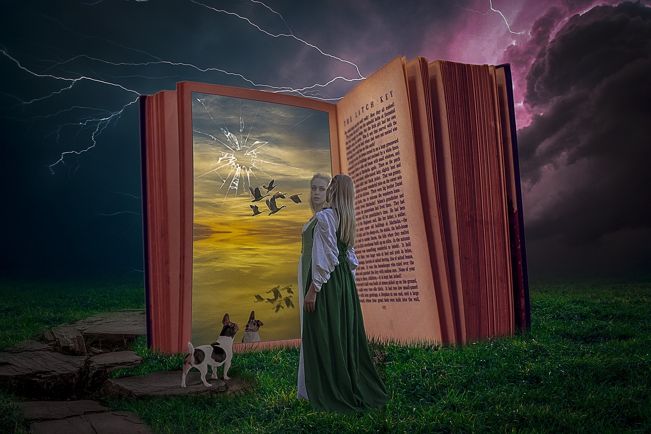 manipulation  book  woman free photo