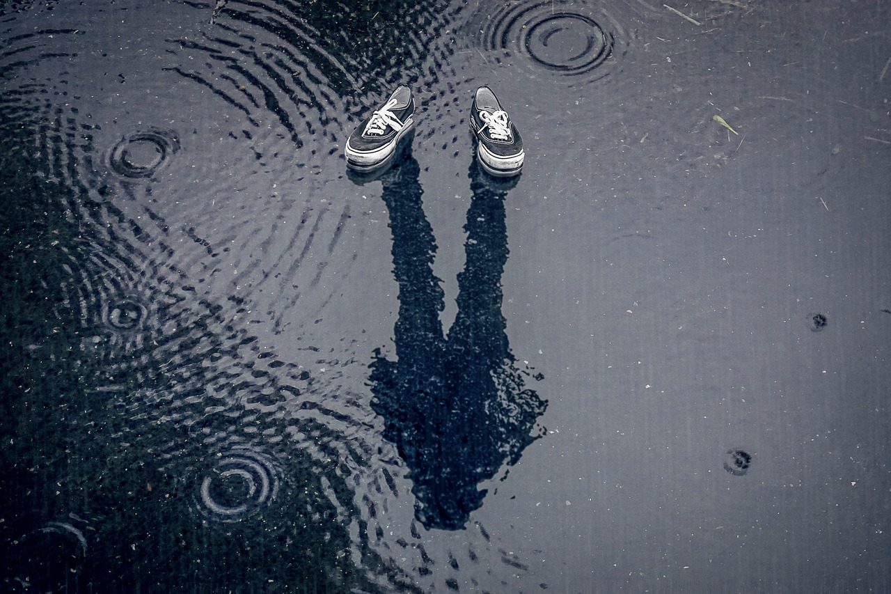 manipulation  raindrop  puddle free photo