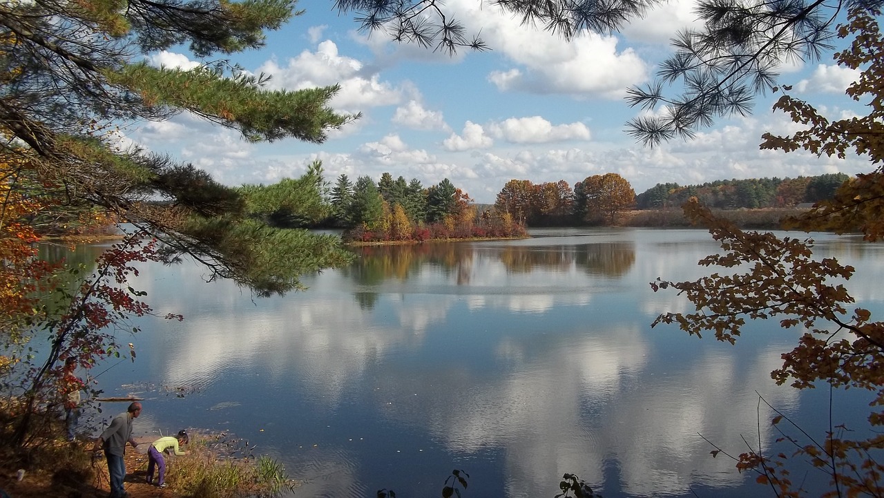 maniwaki lake reflection free photo