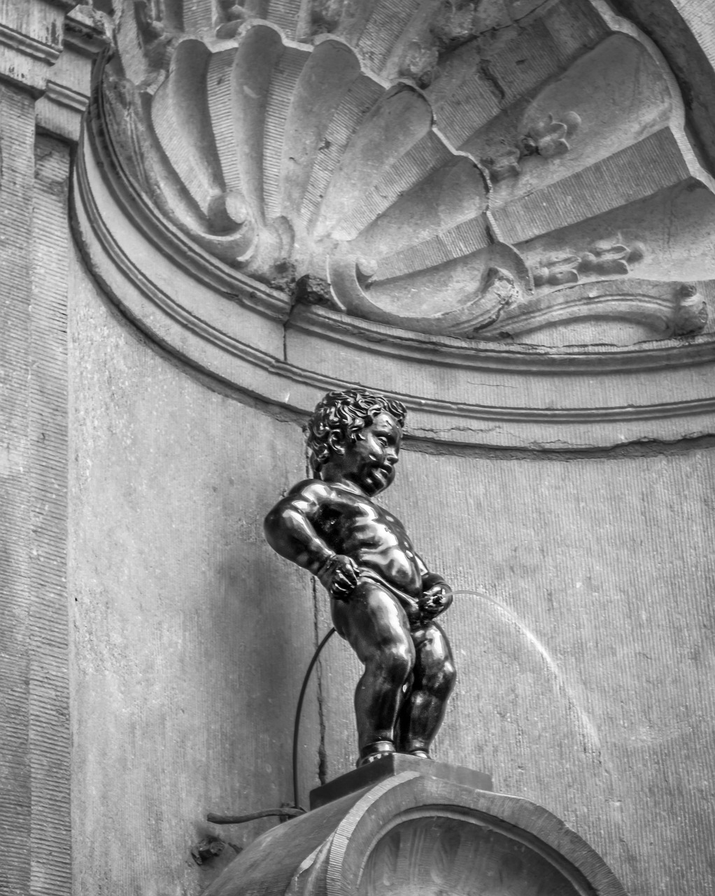 manneken pis brussels belgium free photo