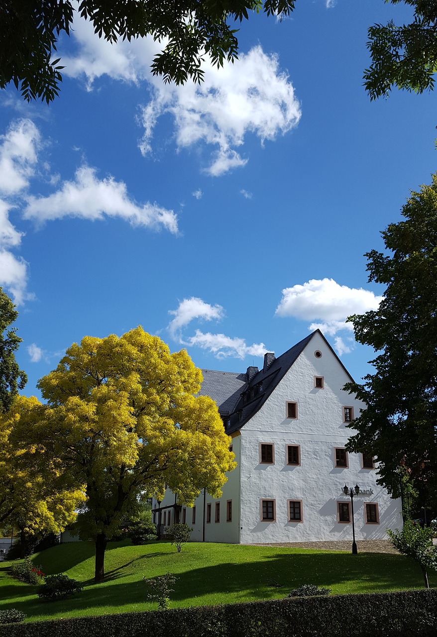 manor building oelsnitz free photo