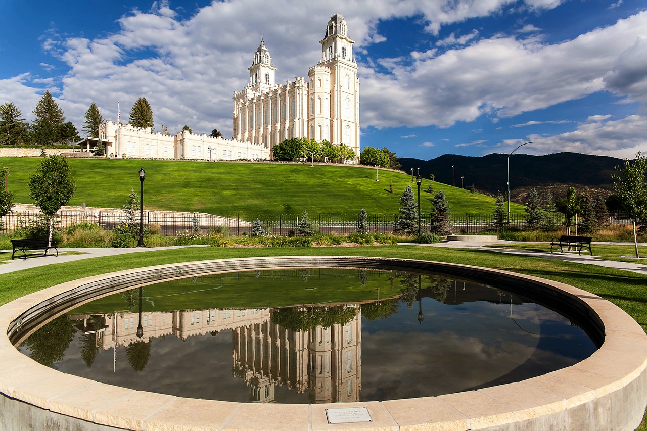 Lds ua. Хранилище церкви мормонов. Солт Лейк Сити мормоны. Manti Utah Temple. Фото храма мормонов в Вастерханинге.