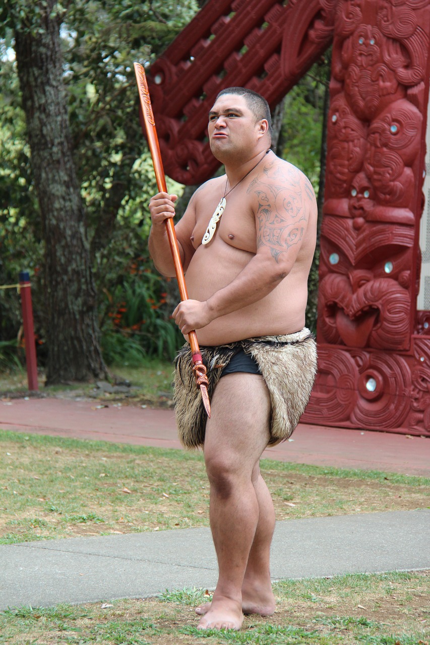 maori man spear free photo